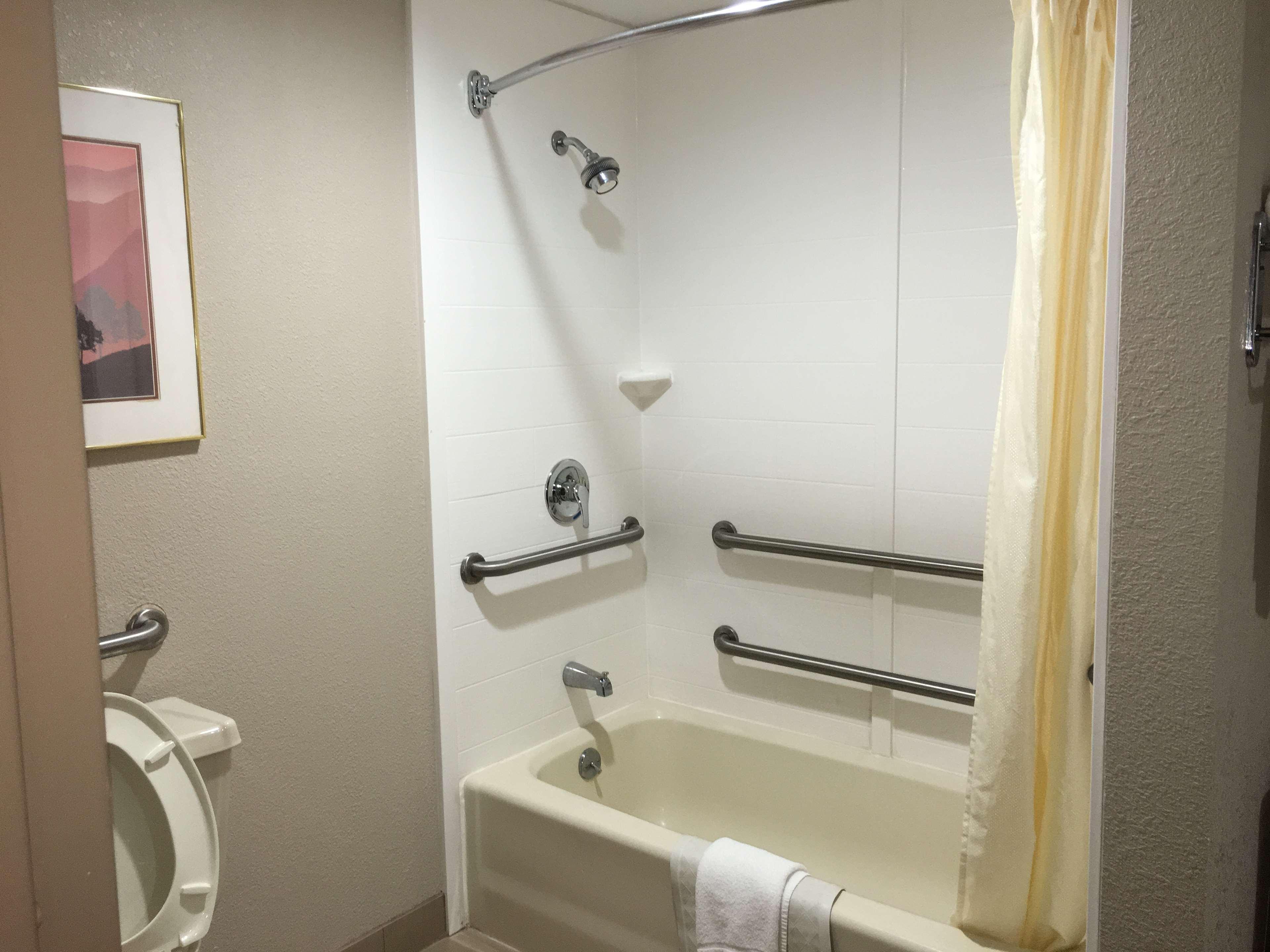 Best Western Gateway Adirondack Inn Utica Eksteriør billede